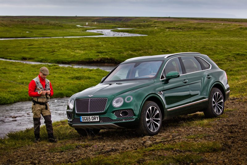 Bentley кроссовер Bentayga