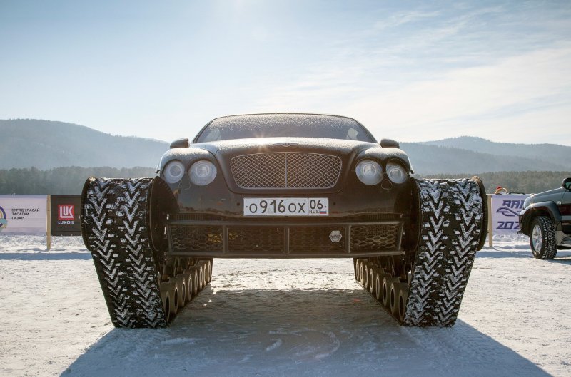 Bentley Continental на гусеничном ходу Ультратанк