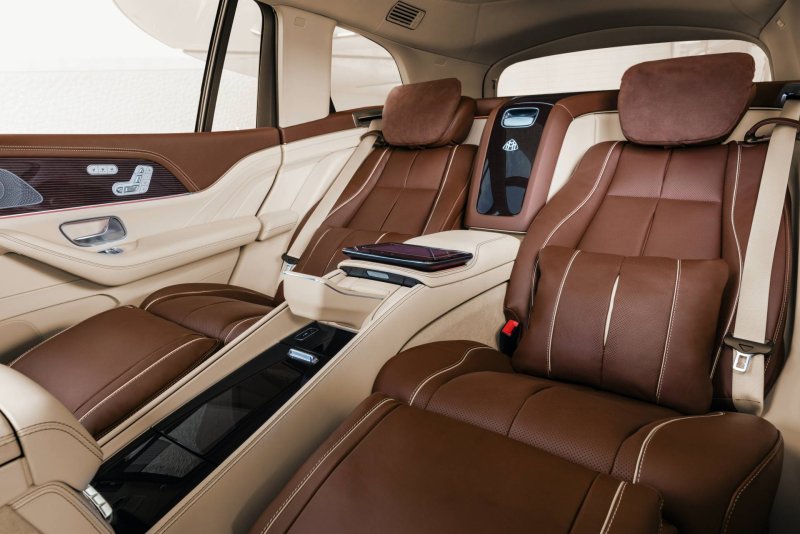 Мерседес Майбах GLS 2020