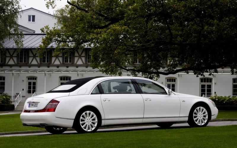 Машина Maybach 62s Landaulet