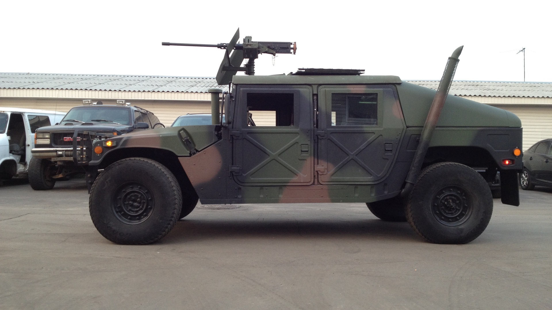 Хаммер h1 армейский. Hummer h1 Humvee. Hummer h1 Humvee с пулеметом. Уаб hammer