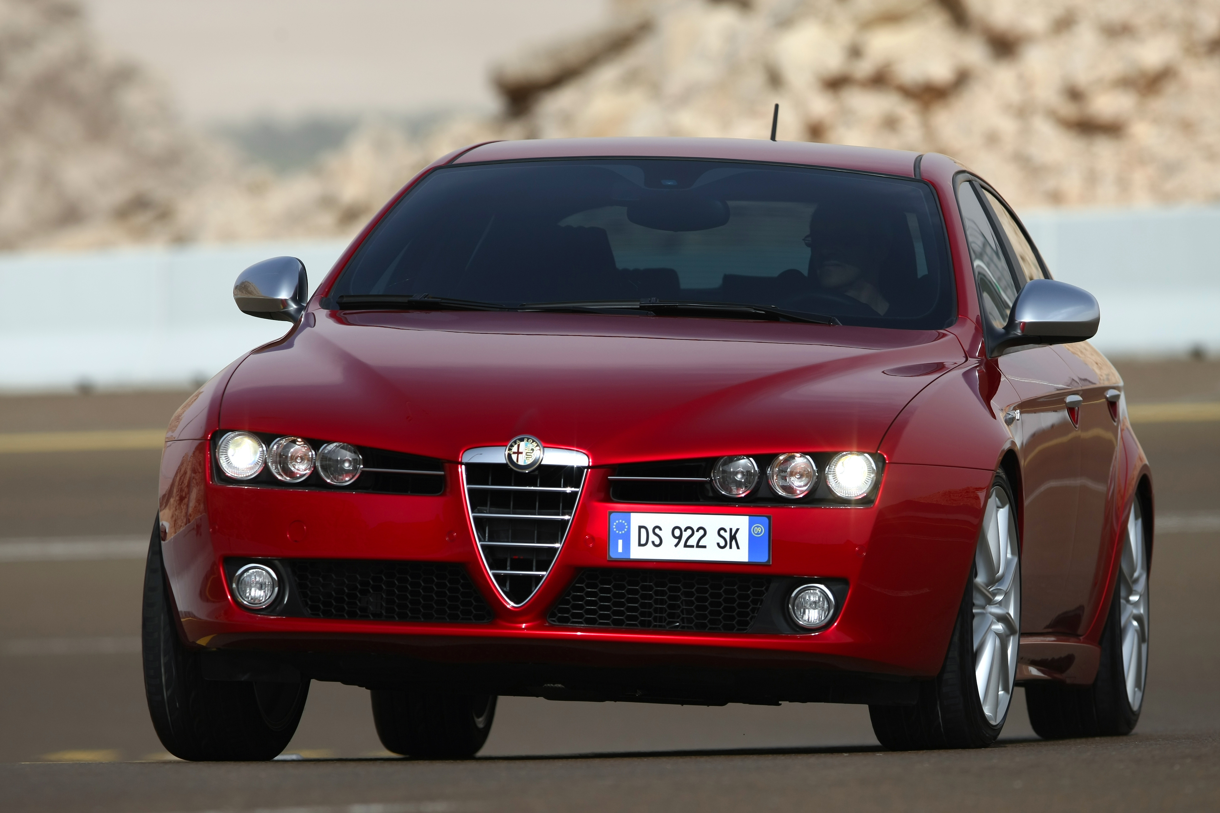 Машина Alfa Romeo 159