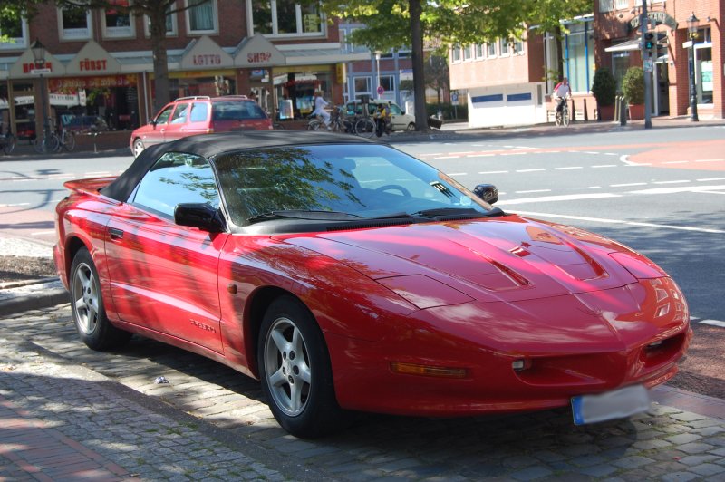 Pontiac Firebird 2000