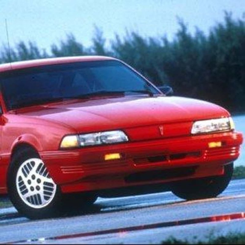 1992 Pontiac Sunbird se sedan
