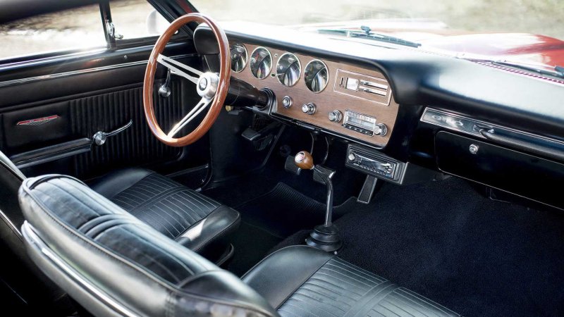 Pontiac GTO 1966 салон