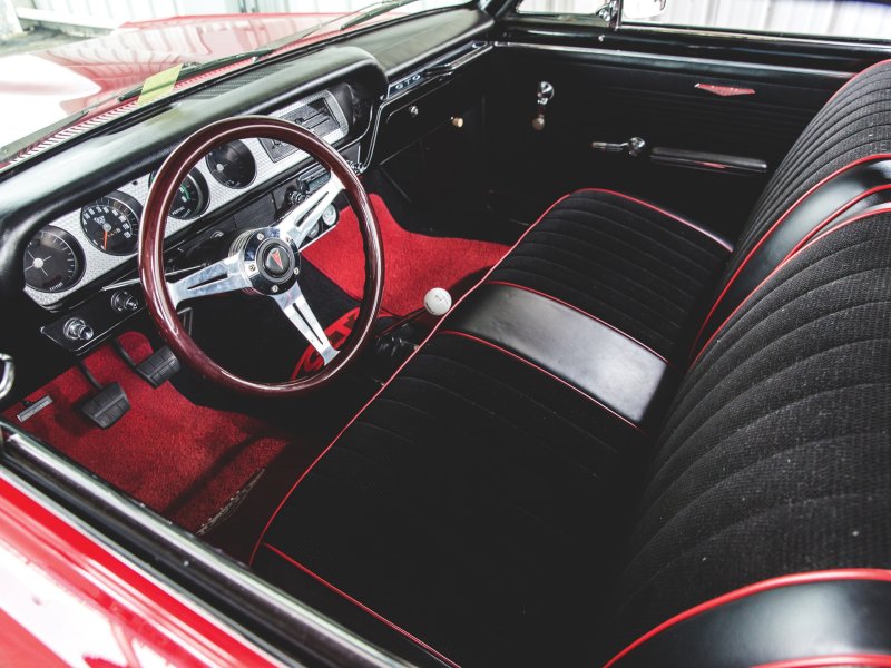 Pontiac GTO 1966 салон