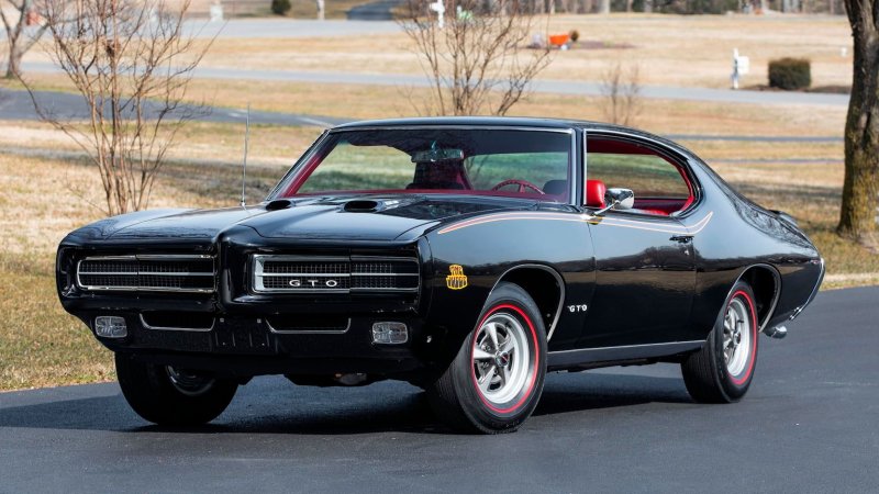 Pontiac GTO two Lane Blacktop