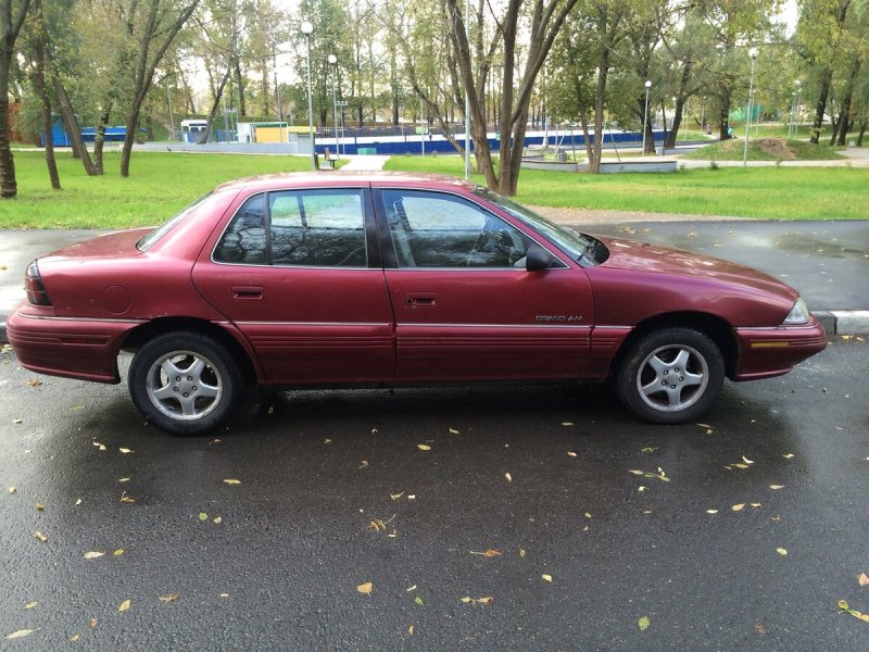 Pontiac Grand am 1992 седан