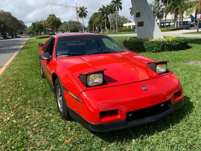 Pontiac Fiero gt 1982