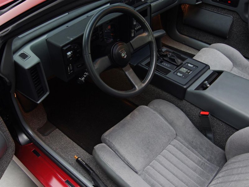 Pontiac Fiero 2.5 at, 1985