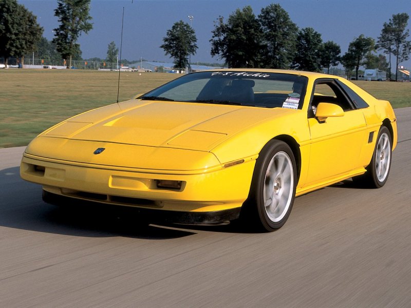 Pontiac Fiero автомобиль