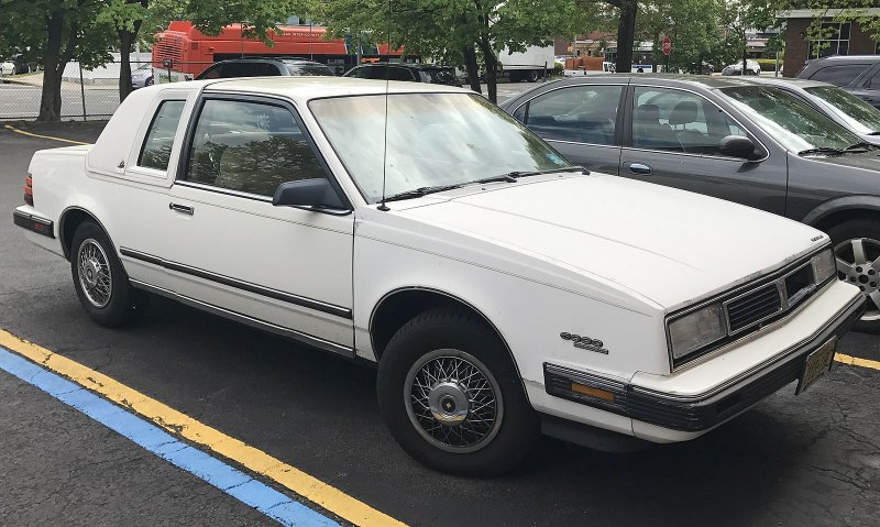 Pontiac 6000 1982