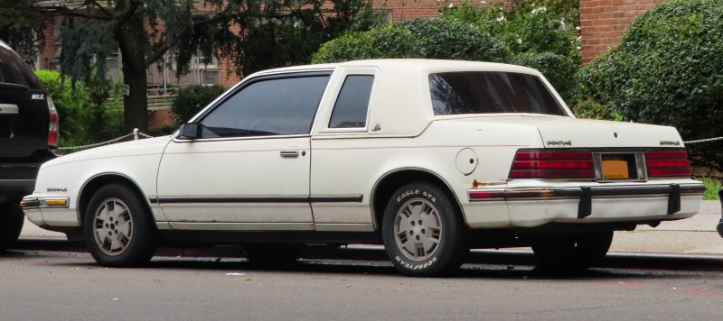 Pontiac 6000le 1982