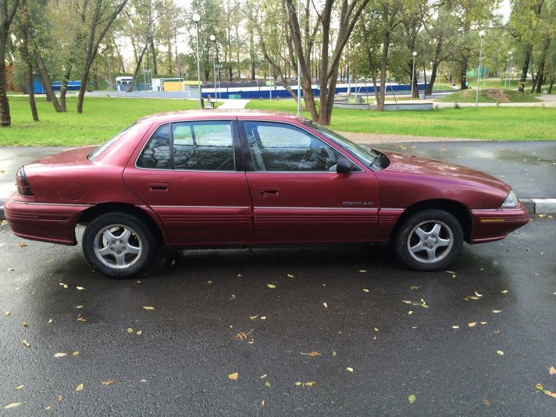 Pontiac Grand am 1992 седан