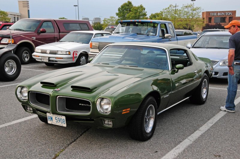 Pontiac Firebird 2