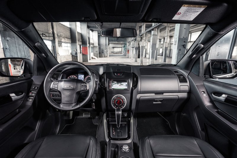 Isuzu d-Max интерьер