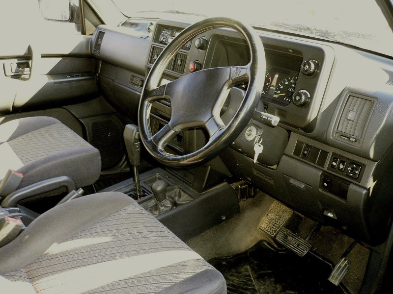 Isuzu Bighorn 1997 салон