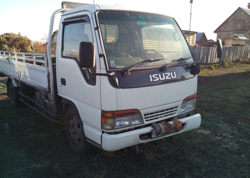 Isuzu грузовик 2т