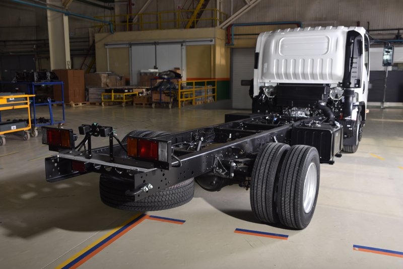 Isuzu npr75lk шасси