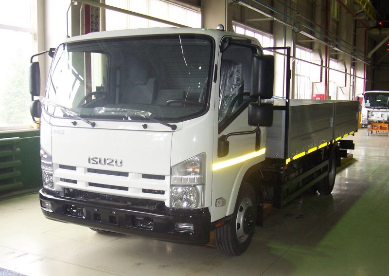 Isuzu nqr90 бортовой