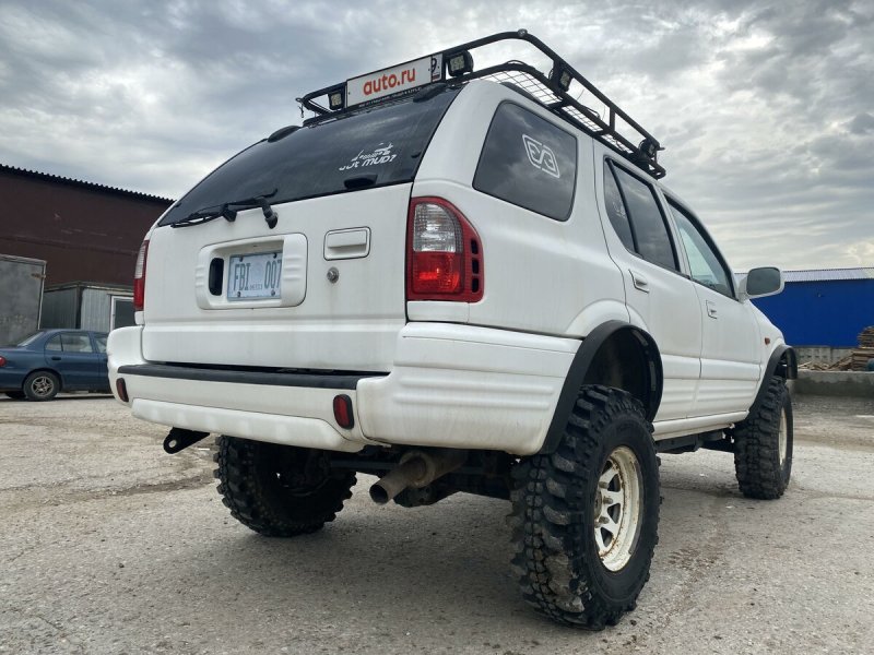 Isuzu Wizard 2000