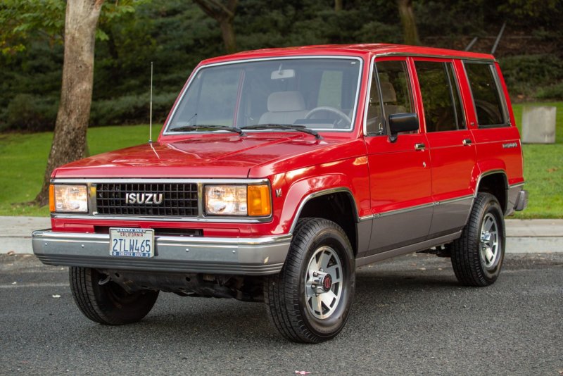 Isuzu Trooper 2