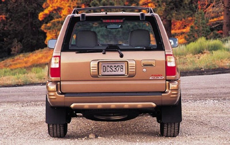 Isuzu, модель: Rodeo 2wd