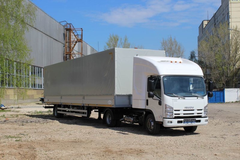 Isuzu nqr90 с закабинным спальником
