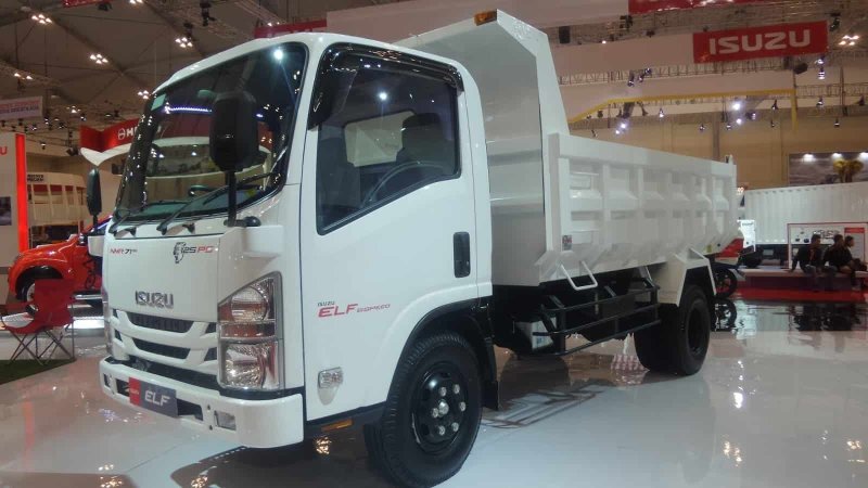Isuzu NMR