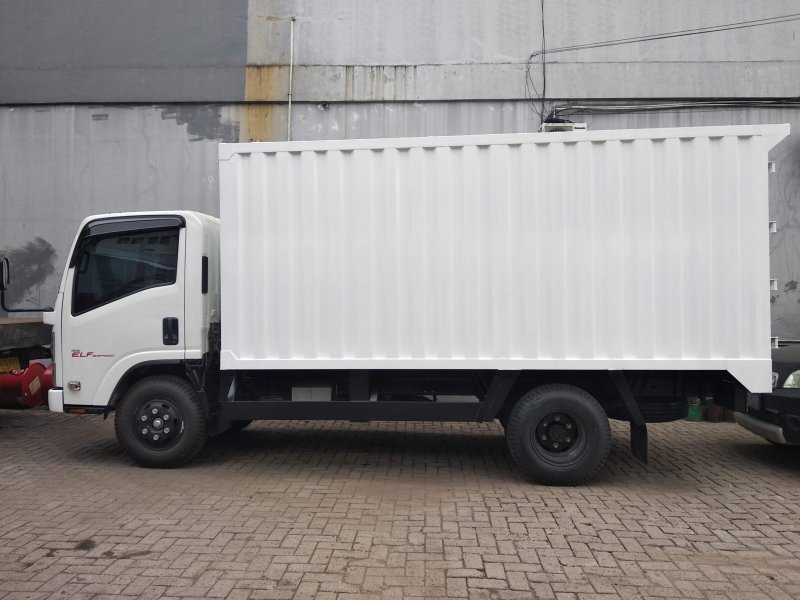 Isuzu nmr85h бортовой тентованный