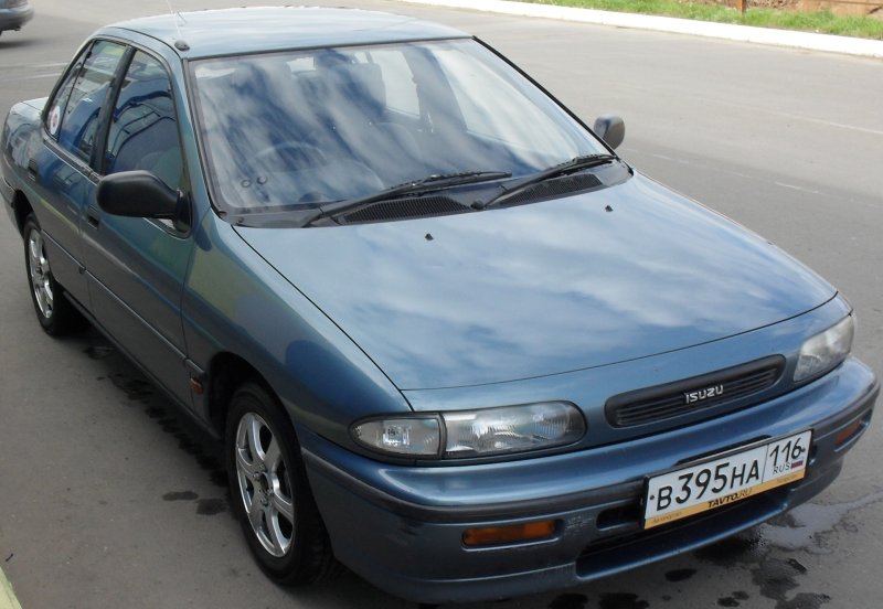 Исузу Джемини 1991
