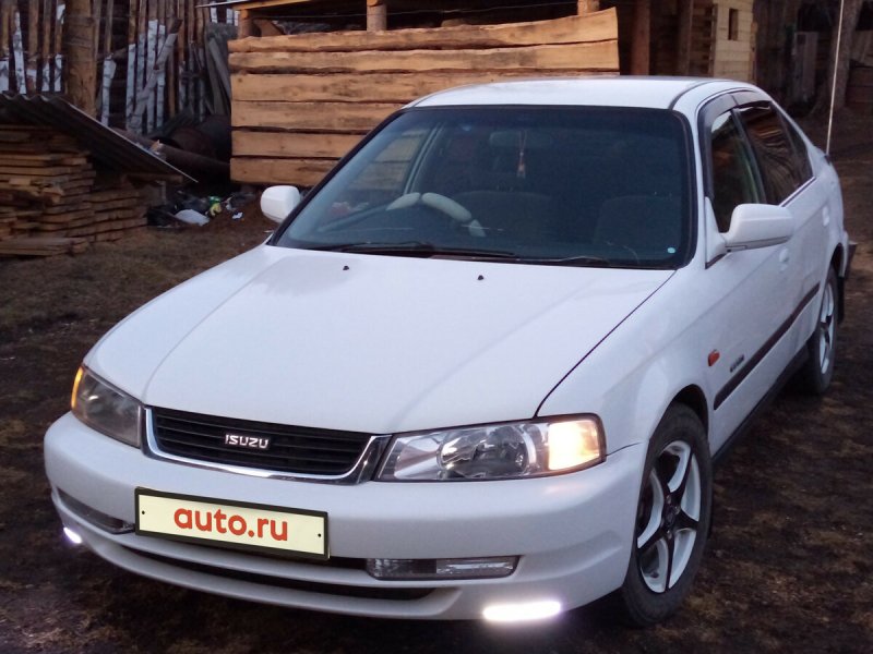 Исузу седан 1997
