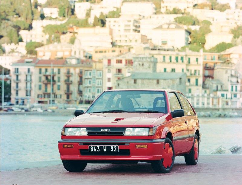 Isuzu Gemini 1987 седан