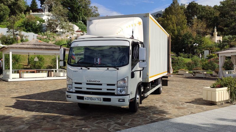 Isuzu np75