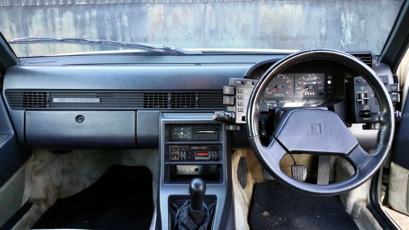 Исузу Пиаза 1986 2.0 АТ