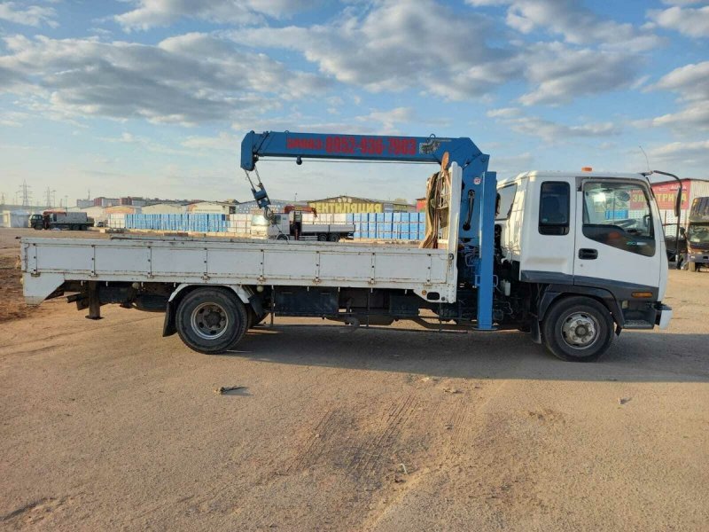 Кабина Isuzu forward 3 дворника