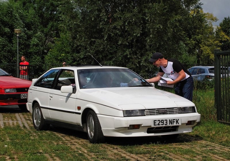 Isuzu Piazza, 1992