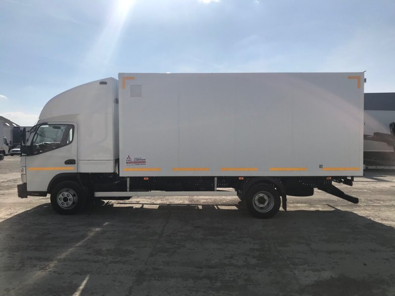 Mitsubishi Fuso Кантер с закабинным спальником