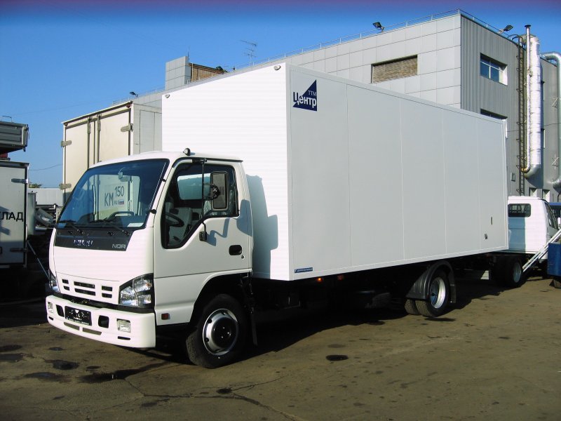 Isuzu npr75lk