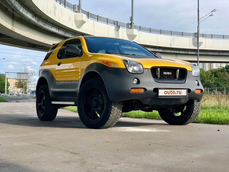 Isuzu VEHICROSS желтый