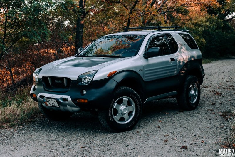 Isuzu VEHICROSS 2016