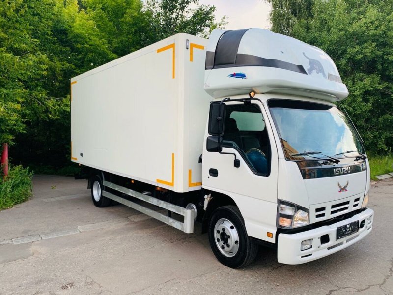 Isuzu Elf nqr75