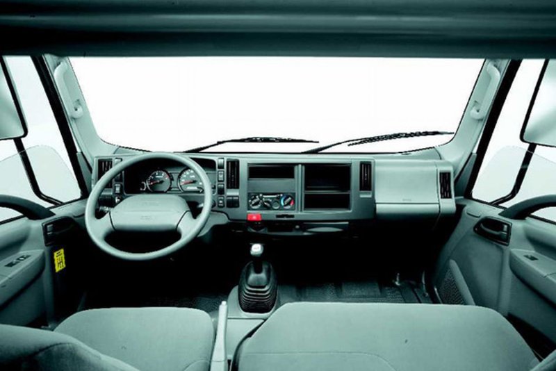 Isuzu Elf 3.5 кабина