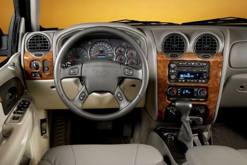 Isuzu Ascender салон