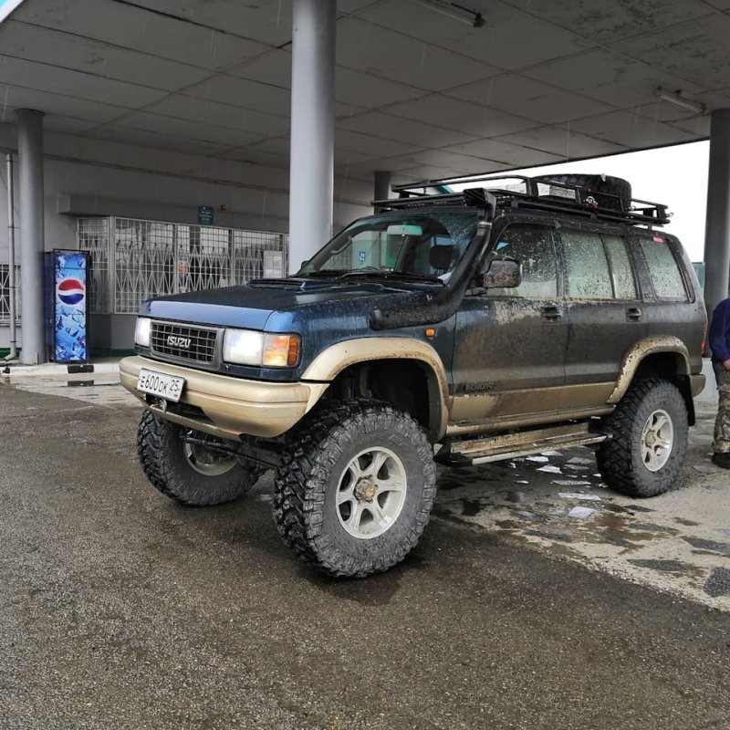 Isuzu Bighorn 1996 года