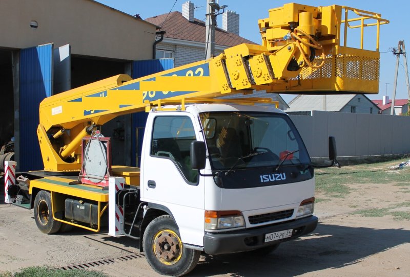 Автовышка Isuzu Elf 18 метров