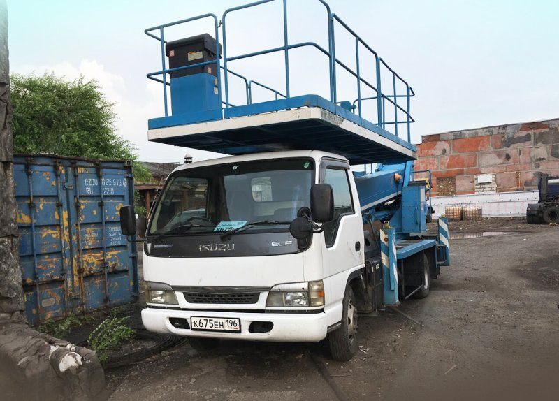 Isuzu Elf автовышка
