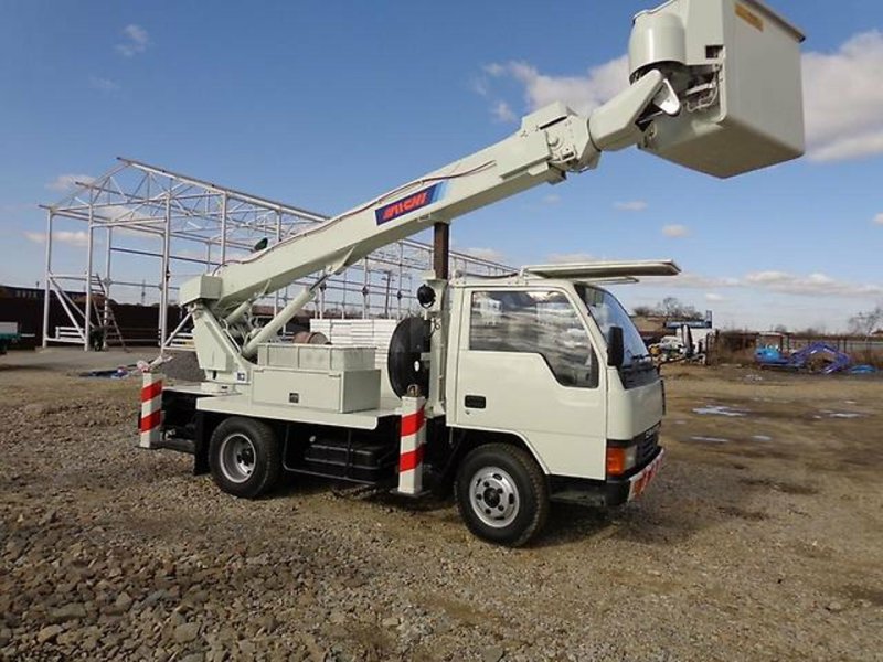 Автовышка Мицубиси Кантер 15 м