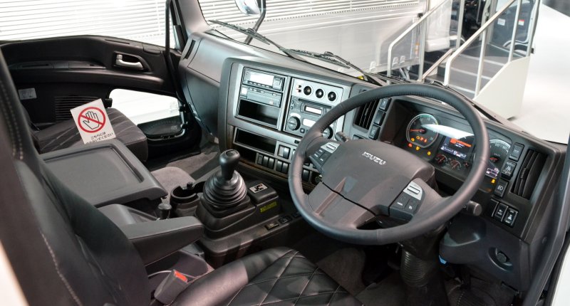 Isuzu Giga 1990 Interior