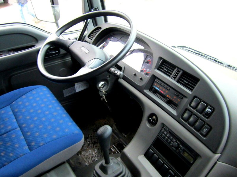 Isuzu Giga салон